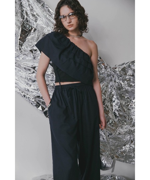 Solace（ソレイス）の「2WAYフリルキャミ＆ワイドパンツセットアップ（サロペット/オーバーオール・レディース・ホワイト/ネイビー・FREE）」の16枚目の写真