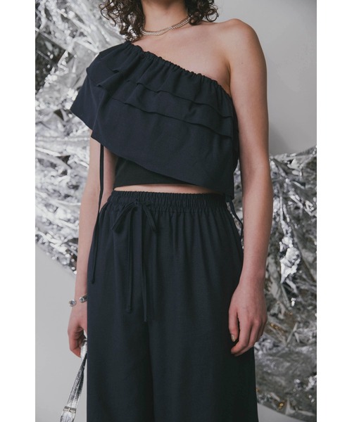 Solace（ソレイス）の「2WAYフリルキャミ＆ワイドパンツセットアップ（サロペット/オーバーオール・レディース・ホワイト/ネイビー・FREE）」の19枚目の写真