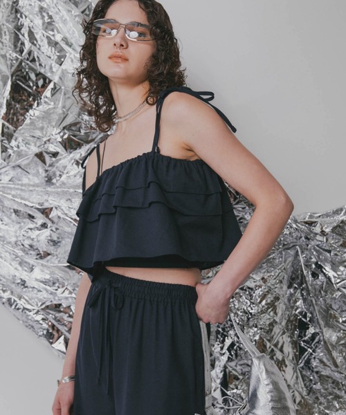 Solace（ソレイス）の「2WAYフリルキャミ＆ワイドパンツセットアップ（サロペット/オーバーオール・レディース・ホワイト/ネイビー・FREE）」の13枚目の写真