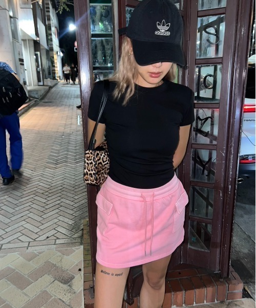 BLONDEY(ブロンディ)の「【インナー付き】ピグメントスウェットカーゴミニスカート(スカート・レディース・ピンク/グレー/チャコールグレー・SMALL/MEDIUM)」の3枚目の写真