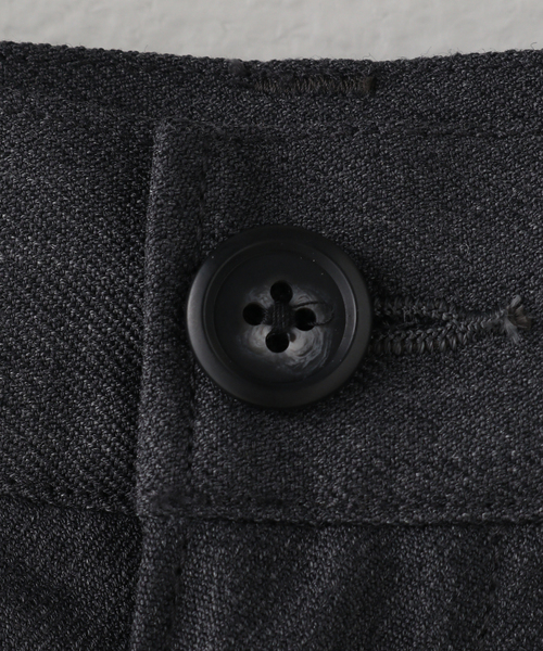 JIEDA（ジエダ）の「【JIEDA / ジエダ】DRAPING OVER SLACKS（その他パンツ・メンズ・ブラック/チャコールグレー・1/2）」の6枚目の写真