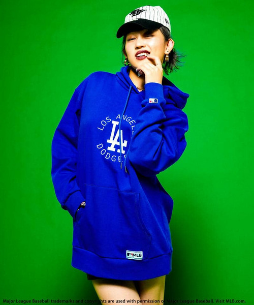 BACK TO THE FIELD（バック トゥー ザ フィールド）の「【MLB】サークルロゴフーディー（パーカー・レディース・ブラック/レッド/グレー/ブルー・FREE）」の3枚目の写真