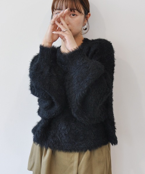Meli rich(メリーリッチ)の「袖ボリュームフェザーショート丈ニットプルオーバー(ニット/セーター・レディース・ブラック/アイボリー/モカ/ブルー/チャコールグレー・MEDIUM)」の19枚目の写真