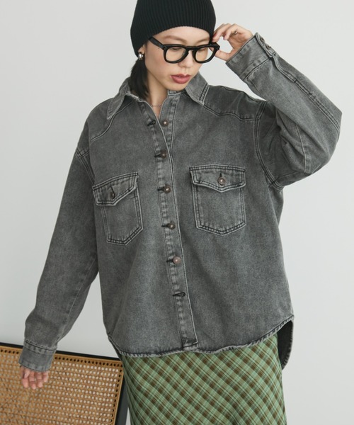 Auntie Rosa Holiday(アンティローザホリデー)の「ケミカルデニムオーバーサイズシャツ(シャツ/ブラウス・レディース・カーキ/ブラック・FREE)」の5枚目の写真
