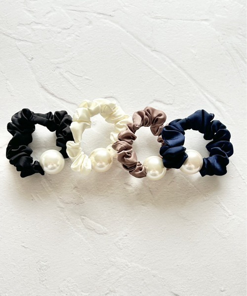 ciite'（シーテ）の「フレンチサテンパール シュシュ（シュシュ・レディース・ネイビー/ブラック/ホワイト/モカ・FREE）」の9枚目の写真