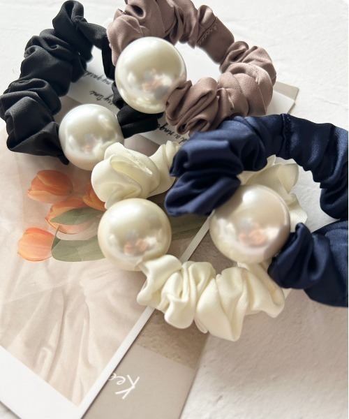 ciite'（シーテ）の「フレンチサテンパール シュシュ（シュシュ・レディース・ネイビー/ブラック/ホワイト/モカ・FREE）」の10枚目の写真