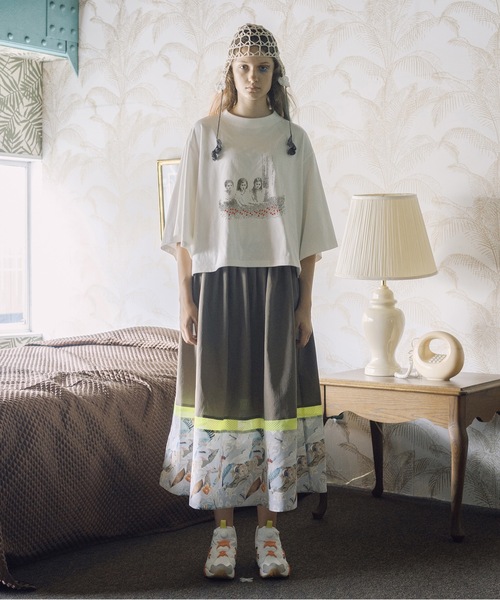 bedsidedrama（ベットサイドドラマ）の「Arts Flare Tee 【Sisters Flare Tee】（Tシャツ/カットソー・レディース・ホワイト/ブラック/ラベンダー・1/2）」の10枚目の写真
