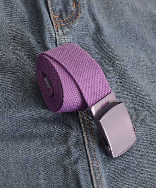 TONE SELECT GOODS（トーンセレクトグッズ）の「【urge select】シンプル GIベルト/ガチャベルト【9色展開】（ベルト・レディース・ブラック系/ブルー系/イエロー系/パープル系2/ホワイト×パープル/パープル系1/ピンク系/オレンジ系/レッド系・FREE）」の4枚目の写真