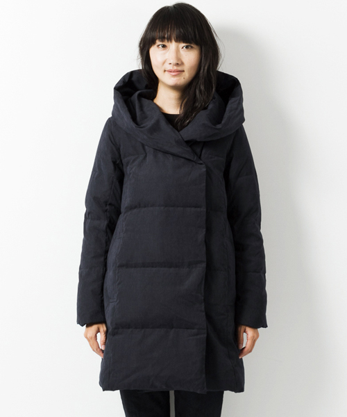 AMERICAN RAG CIE(アメリカンラグシー)の「AMERICAN RAG CIEポリエステルピーチフードダウン/214-APO-L152-CO025(ダウンジャケット/コート・レディース・カーキ/ネイビー・FREE)」の18枚目の写真