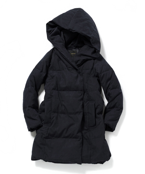 AMERICAN RAG CIE(アメリカンラグシー)の「AMERICAN RAG CIEポリエステルピーチフードダウン/214-APO-L152-CO025(ダウンジャケット/コート・レディース・カーキ/ネイビー・FREE)」の14枚目の写真