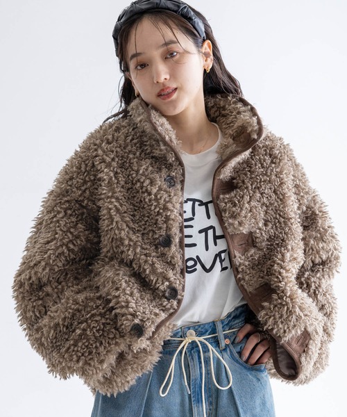 RAGEBLUE（レイジブルー）の「スタンドネック/プードルファーブルゾン（ブルゾン・レディース・ブラウン/ベージュ・FREE）」の10枚目の写真