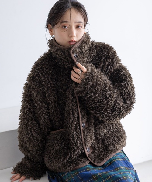 RAGEBLUE（レイジブルー）の「スタンドネック/プードルファーブルゾン（ブルゾン・レディース・ブラウン/ベージュ・FREE）」の21枚目の写真