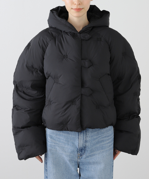 GANNI(ガニー)の「【GANNI / ガニー】Nylon Tech Puffer Short Jacket F9546(ダウンジャケット/コート・レディース・ブラック・36)」の4枚目の写真