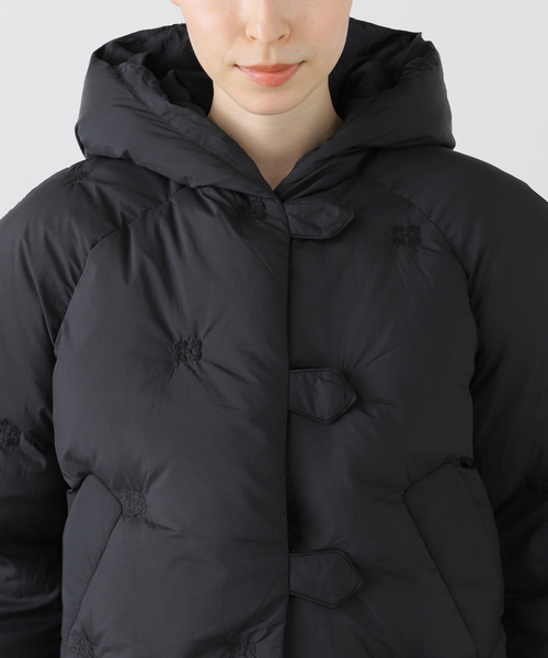 GANNI(ガニー)の「【GANNI / ガニー】Nylon Tech Puffer Short Jacket F9546(ダウンジャケット/コート・レディース・ブラック・36)」の7枚目の写真