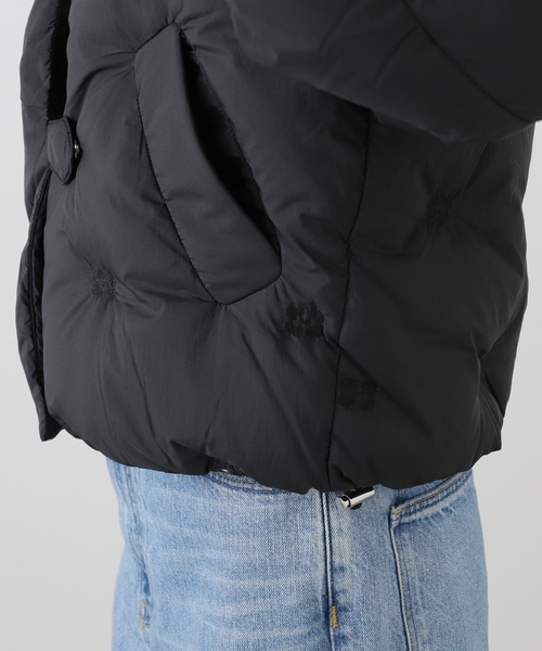 GANNI 定番ブラックダウンジャケット GANNIのブラック Tech オーバーサイズ ダウン パファー