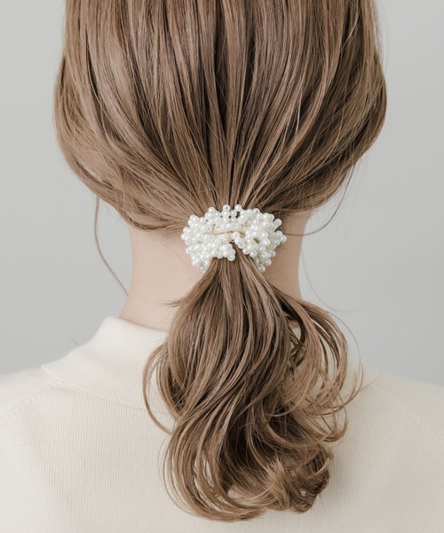 SMELLY（スメリー）の「ツブツブパールビーズヘアゴム（ヘアゴム・レディース・アイボリー・-）」の3枚目の写真