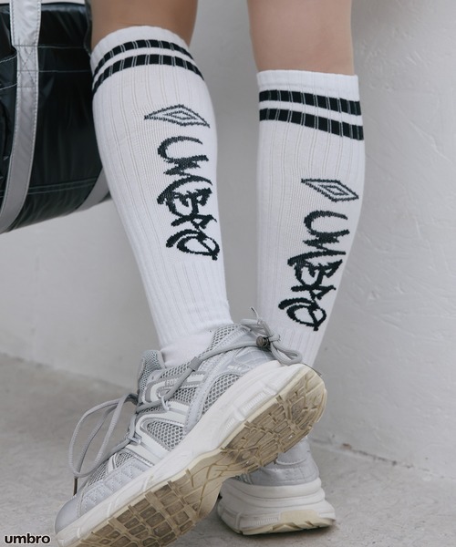 UMBRO(アンブロ)の「【UMBRO/アンブロ】バックロゴハイソックス(ソックス/靴下・レディース・ブラック/グレー/ホワイト・ONESIZE)」の4枚目の写真