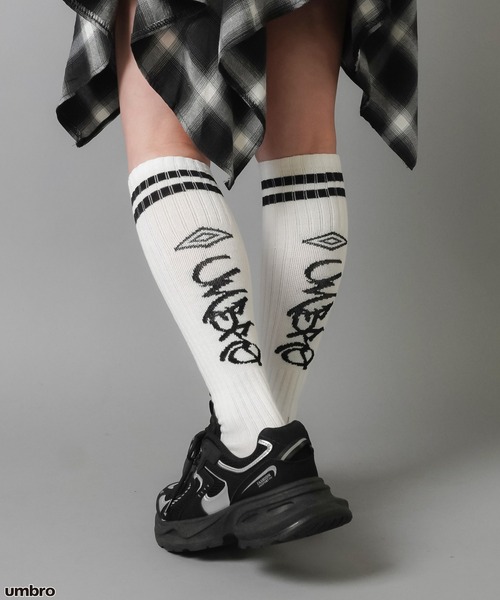 UMBRO(アンブロ)の「【UMBRO/アンブロ】バックロゴハイソックス(ソックス/靴下・レディース・ブラック/グレー/ホワイト・ONESIZE)」の5枚目の写真