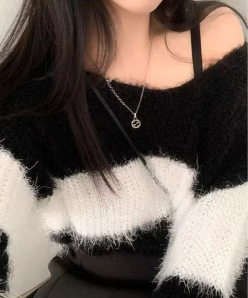 kirakiraShop(キラキラショップ)の「Vネック モヘア風 ボーダー ニット トップス(ニット/セーター・レディース・ブラック/ブルー/ネイビー/ピンク・FREE)」の2枚目の写真