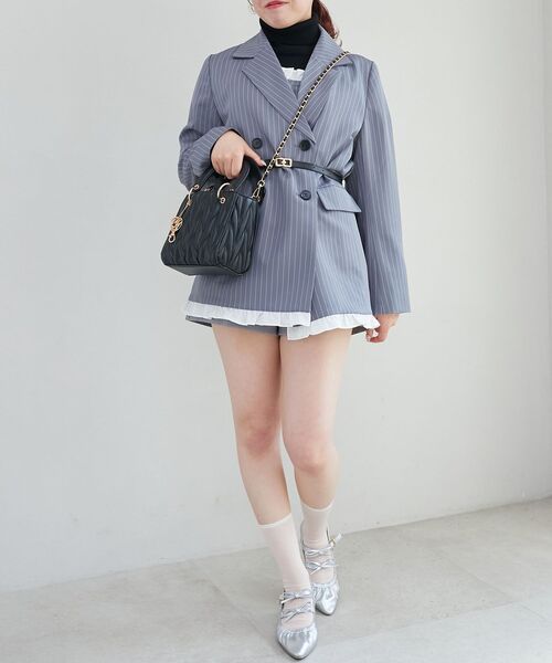 MAJESTIC LEGON(マジェスティックレゴン)の「チャームセットスクエアバッグ(ハンドバッグ・レディース・ブラック/グレイッシュベージュ/アイボリー・FREE)」の13枚目の写真