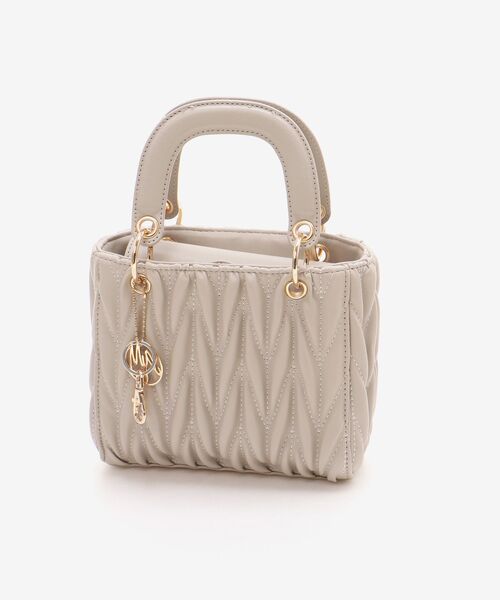 MAJESTIC LEGON(マジェスティックレゴン)の「チャームセットスクエアバッグ(ハンドバッグ・レディース・ブラック/グレイッシュベージュ/アイボリー・FREE)」の21枚目の写真