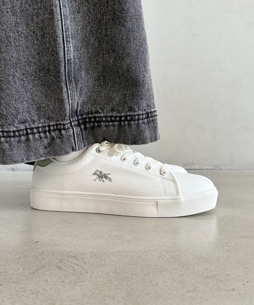 POLO CHAMPS（ポロチャンプス）の「POLO CHAMPS(ポロチャンプス)/ワンポイント刺繍 ローカット キャンバススニーカー（スニーカー・レディース・グレイッシュベージュ/ホワイト/ライトグレー/グリーン/ネイビー・23.0cm/23.5cm/24.0cm/24.5cm/25.0cm）」の14枚目の写真