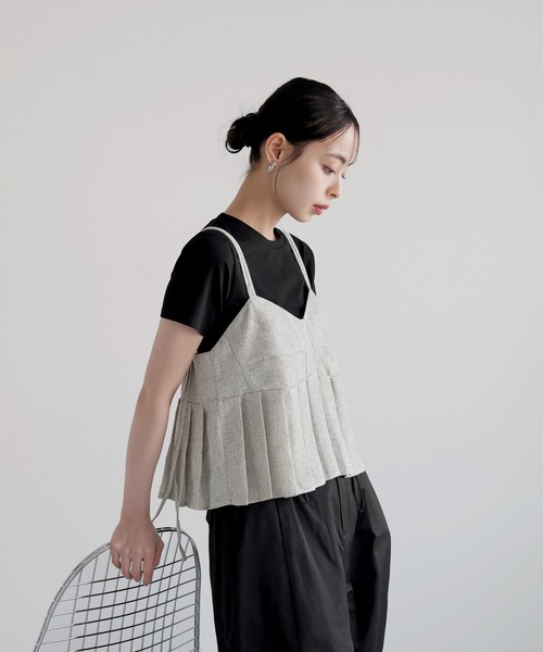 LIAN（リアン）の「プリーツデザインビスチェ（キャミソール・レディース・ブラウン/アイボリー/ブラック/グレー・FREE）」の2枚目の写真