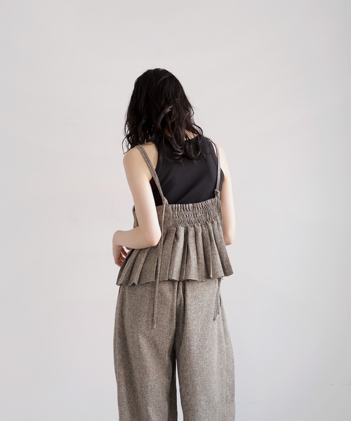 LIAN（リアン）の「プリーツデザインビスチェ（キャミソール・レディース・ブラウン/アイボリー/ブラック/グレー・FREE）」の10枚目の写真