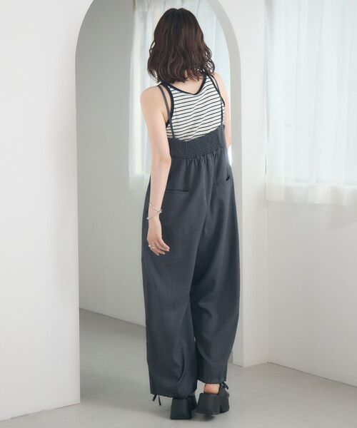 RETRO GIRL（レトロガール）の「ワイドサロペット2way（サロペット/オーバーオール・レディース・ブラック/ナチュラル/チャコールグレー/ベージュ・FREE）」の11枚目の写真