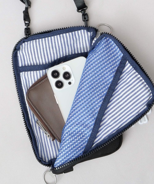 moz(モズ)の「軽量 撥水 ポリエステル 縦横 2WAY スマホ ミニショルダーバッグ(ショルダーバッグ・レディース・ブラック/ブルー/オフホワイト・FREE)」の15枚目の写真