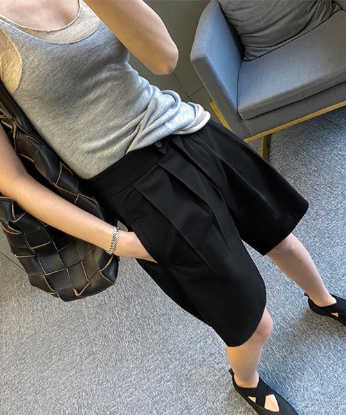 Lace Ladies(レースレディース)の「フロントボタン ダブルタック ハイウエスト ハーフ パンツ(その他パンツ・レディース・ベージュ/ブラック/グレー・S/M/L/XL)」の6枚目の写真