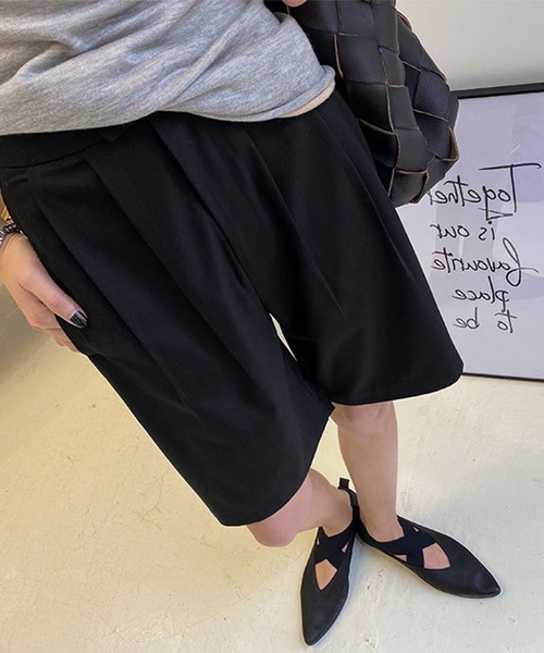 Lace Ladies(レースレディース)の「フロントボタン ダブルタック ハイウエスト ハーフ パンツ(その他パンツ・レディース・ベージュ/ブラック/グレー・S/M/L/XL)」の9枚目の写真