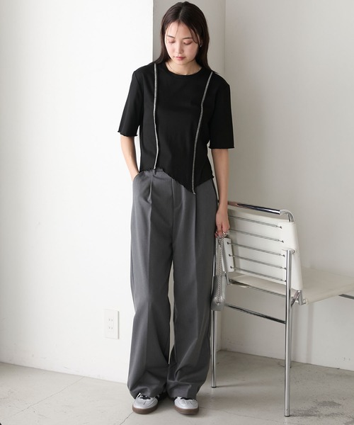 カロメル社　トップス forksy.】アシンメトリーヘムデザイン 配色ステッチ コンパクトT