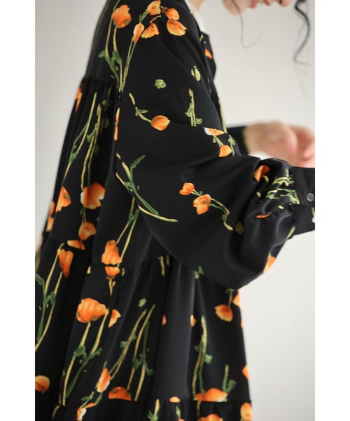 cawaii(カワイイ)の「(黒)夕陽色に染まる花柄ロングワンピース(紐付き)(ワンピース・レディース・ブラック・FREE)」の2枚目の写真
