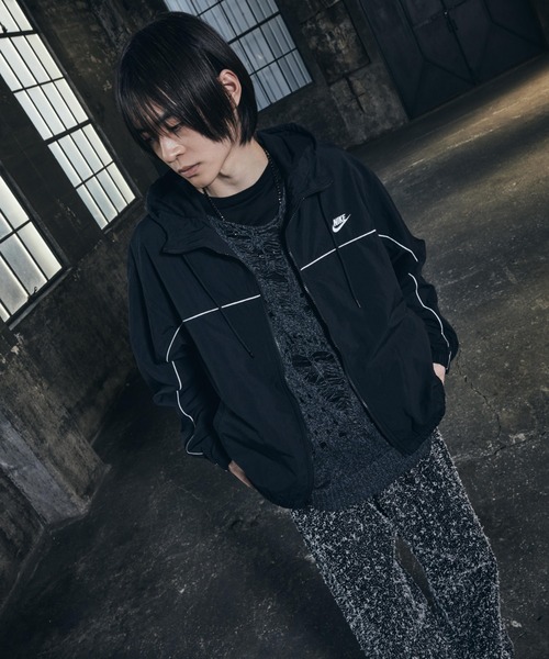 NIKE（ナイキ）の「ナイキ クラブ メンズ フーデッド ジャケット / Nike Club Men's Hooded Jacket HJ2013-010 Black（ナイロンジャケット・メンズ・ブラック・L/S/M/XL/2XL）」の13枚目の写真