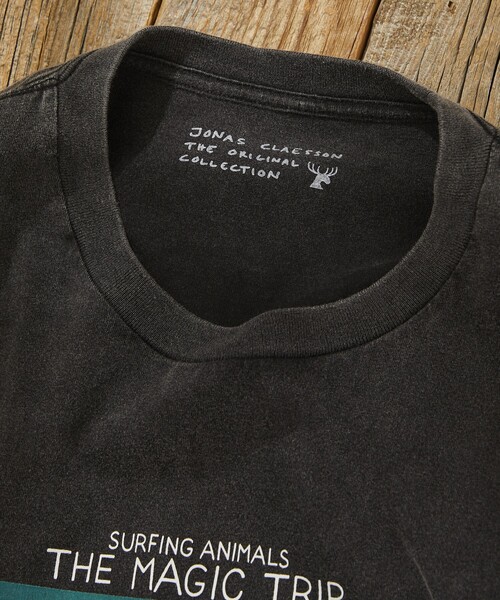 Jonas Claesson（ジョナスクレアッソン）の「JONAS CLAESSON/ジョナス クレアッソン The magic trip Short Sleeve Tee/ザ マジックトリップ プリントTシャツ（Tシャツ/カットソー・メンズ・ブラック/ホワイト/ライトグレー/イエロー・LARGE/MEDIUM）」の6枚目の写真