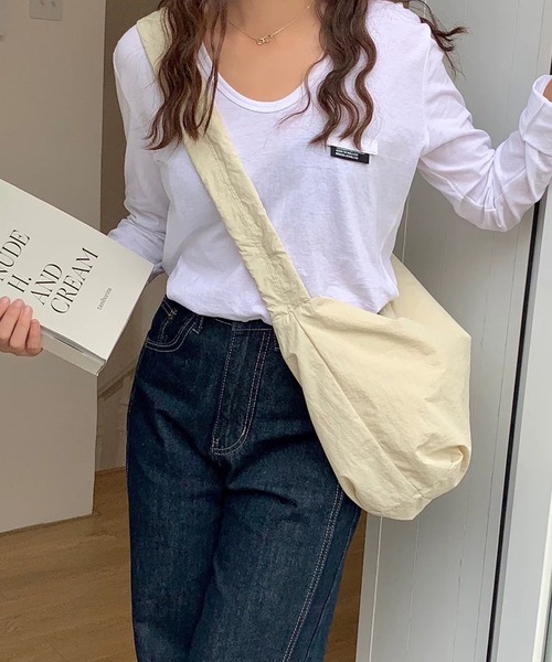 shopnikoniko(ショップニコニコ)の「ドローコード ギャザーハンドル ワンハンドルバッグ(ショルダーバッグ・レディース・ピンク/ホワイト/ブルー/ブラック・フリー)」の2枚目の写真