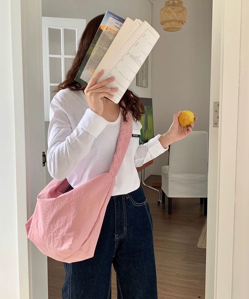 shopnikoniko(ショップニコニコ)の「ドローコード ギャザーハンドル ワンハンドルバッグ(ショルダーバッグ・レディース・ピンク/ホワイト/ブルー/ブラック・フリー)」の16枚目の写真