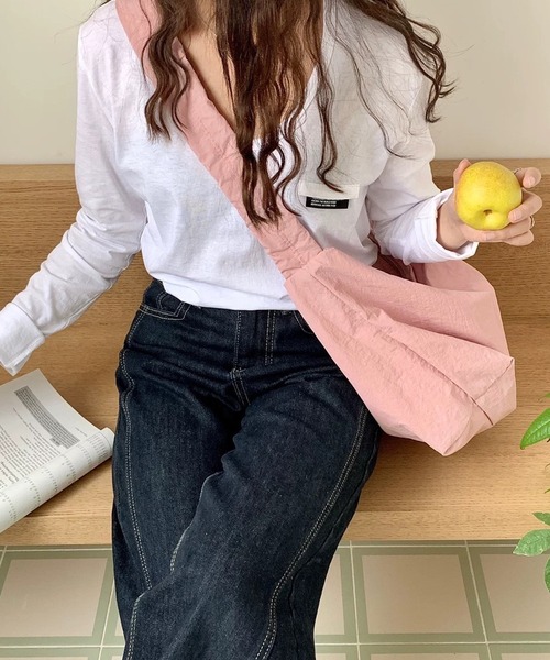 shopnikoniko(ショップニコニコ)の「ドローコード ギャザーハンドル ワンハンドルバッグ(ショルダーバッグ・レディース・ピンク/ホワイト/ブルー/ブラック・フリー)」の17枚目の写真
