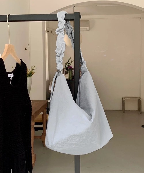 shopnikoniko(ショップニコニコ)の「ドローコード ギャザーハンドル ワンハンドルバッグ(ショルダーバッグ・レディース・ピンク/ホワイト/ブルー/ブラック・フリー)」の19枚目の写真