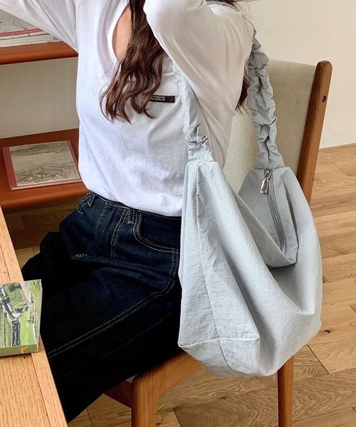 shopnikoniko(ショップニコニコ)の「ドローコード ギャザーハンドル ワンハンドルバッグ(ショルダーバッグ・レディース・ピンク/ホワイト/ブルー/ブラック・フリー)」の21枚目の写真