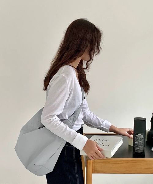 shopnikoniko(ショップニコニコ)の「ドローコード ギャザーハンドル ワンハンドルバッグ(ショルダーバッグ・レディース・ピンク/ホワイト/ブルー/ブラック・フリー)」の22枚目の写真