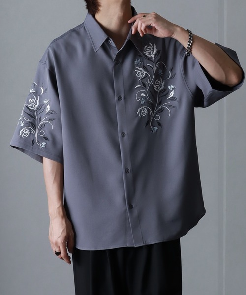 welise(ウェライズ)の「【welise/ウェライズ】リッチドレープスムース ”Embroidary”アソートフラワー刺繍 半袖オーバーシャツ(シャツ/ブラウス・メンズ・グレー系その他2/ホワイト系その他/ブラック系その他2/グレー系その他/ホワイト系その他2/ブラック系その他・S/M/L)」の5枚目の写真