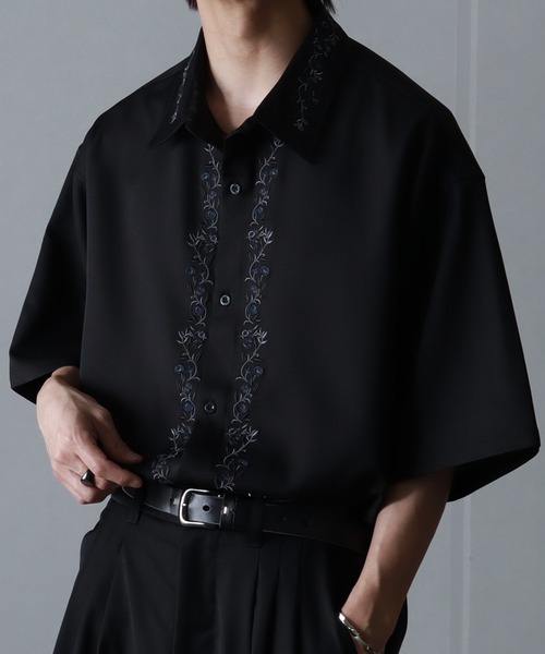 welise(ウェライズ)の「【welise/ウェライズ】リッチドレープスムース ”Embroidary”アソートフラワー刺繍 半袖オーバーシャツ(シャツ/ブラウス・メンズ・グレー系その他2/ホワイト系その他/ブラック系その他2/グレー系その他/ホワイト系その他2/ブラック系その他・S/M/L)」の4枚目の写真