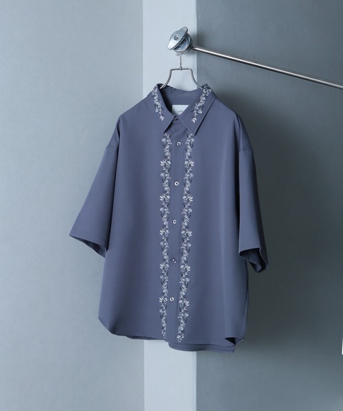 welise(ウェライズ)の「【welise/ウェライズ】リッチドレープスムース ”Embroidary”アソートフラワー刺繍 半袖オーバーシャツ(シャツ/ブラウス・メンズ・グレー系その他2/ホワイト系その他/ブラック系その他2/グレー系その他/ホワイト系その他2/ブラック系その他・S/M/L)」の12枚目の写真
