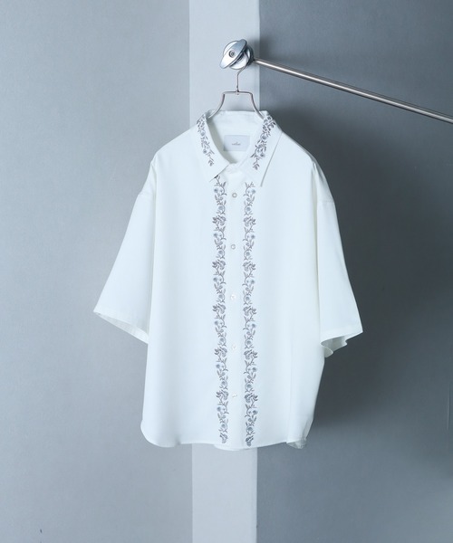 welise(ウェライズ)の「【welise/ウェライズ】リッチドレープスムース ”Embroidary”アソートフラワー刺繍 半袖オーバーシャツ(シャツ/ブラウス・メンズ・グレー系その他2/ホワイト系その他/ブラック系その他2/グレー系その他/ホワイト系その他2/ブラック系その他・S/M/L)」の8枚目の写真