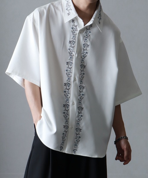 welise(ウェライズ)の「【welise/ウェライズ】リッチドレープスムース ”Embroidary”アソートフラワー刺繍 半袖オーバーシャツ(シャツ/ブラウス・メンズ・グレー系その他2/ホワイト系その他/ブラック系その他2/グレー系その他/ホワイト系その他2/ブラック系その他・S/M/L)」の18枚目の写真