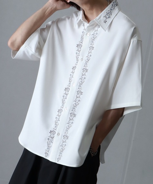 welise(ウェライズ)の「【welise/ウェライズ】リッチドレープスムース ”Embroidary”アソートフラワー刺繍 半袖オーバーシャツ(シャツ/ブラウス・メンズ・グレー系その他2/ホワイト系その他/ブラック系その他2/グレー系その他/ホワイト系その他2/ブラック系その他・S/M/L)」の19枚目の写真