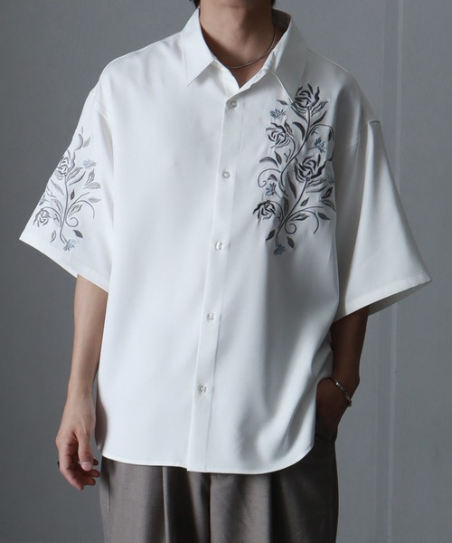 welise(ウェライズ)の「【welise/ウェライズ】リッチドレープスムース ”Embroidary”アソートフラワー刺繍 半袖オーバーシャツ(シャツ/ブラウス・メンズ・グレー系その他2/ホワイト系その他/ブラック系その他2/グレー系その他/ホワイト系その他2/ブラック系その他・S/M/L)」の15枚目の写真