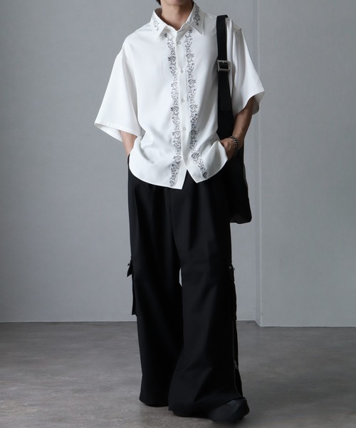 welise(ウェライズ)の「【welise/ウェライズ】リッチドレープスムース ”Embroidary”アソートフラワー刺繍 半袖オーバーシャツ(シャツ/ブラウス・メンズ・グレー系その他2/ホワイト系その他/ブラック系その他2/グレー系その他/ホワイト系その他2/ブラック系その他・S/M/L)」の21枚目の写真